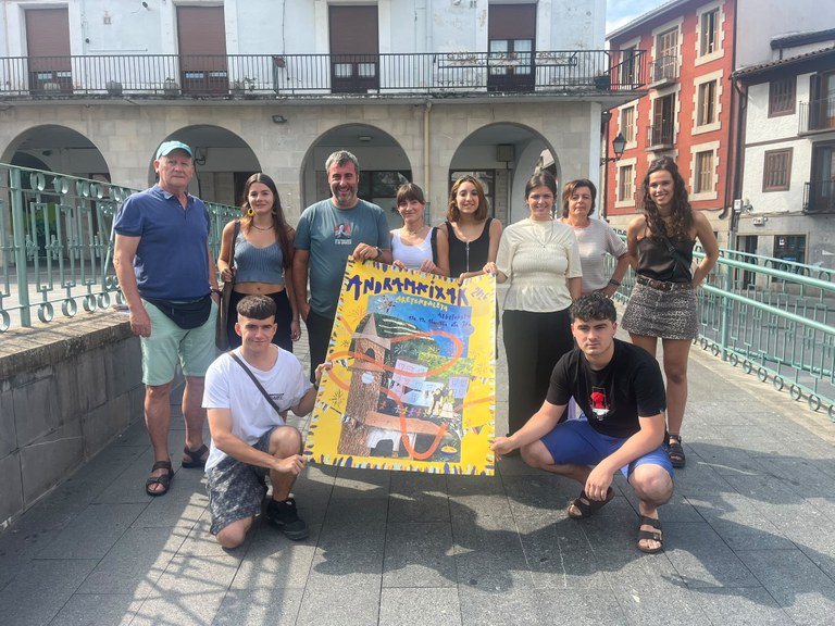 Amaiur Madinabeitia gana el concurso de carteles de las Andramaixak de Aretxabaleta 2026