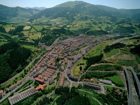 Aretxabaleta abre una consulta pública para renovar la ordenanza que regula las viviendas en plantas bajas