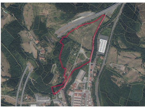 El Ayuntamiento de Aretxabaleta ha conseguido casi la totalidad de la propiedad del terreno de la trasera de Santutxu para ampliar el camino del futuro colegio de ESO