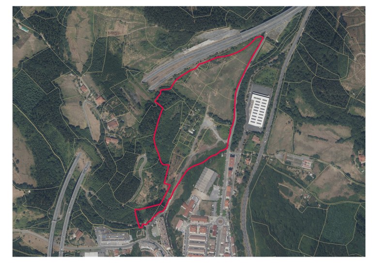 El Ayuntamiento de Aretxabaleta ha conseguido casi la totalidad de la propiedad del terreno de la trasera de Santutxu para ampliar el camino del futuro colegio de ESO