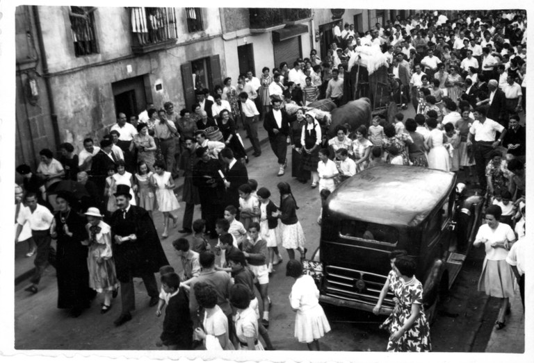 El Ayuntamiento de Aretxabaleta invita a los vecinos a organizar la boda a la antigua usanza