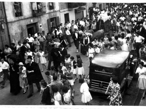 El Ayuntamiento de Aretxabaleta invita a los vecinos a organizar la boda a la antigua usanza