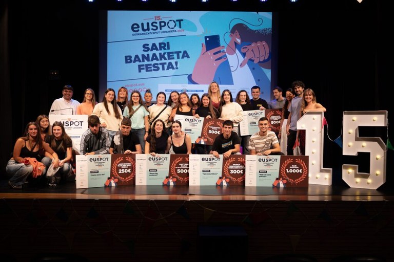 El principal premio del concurso EUSPOT ha sido ganado por el spot "Klik bat baino gehiago"