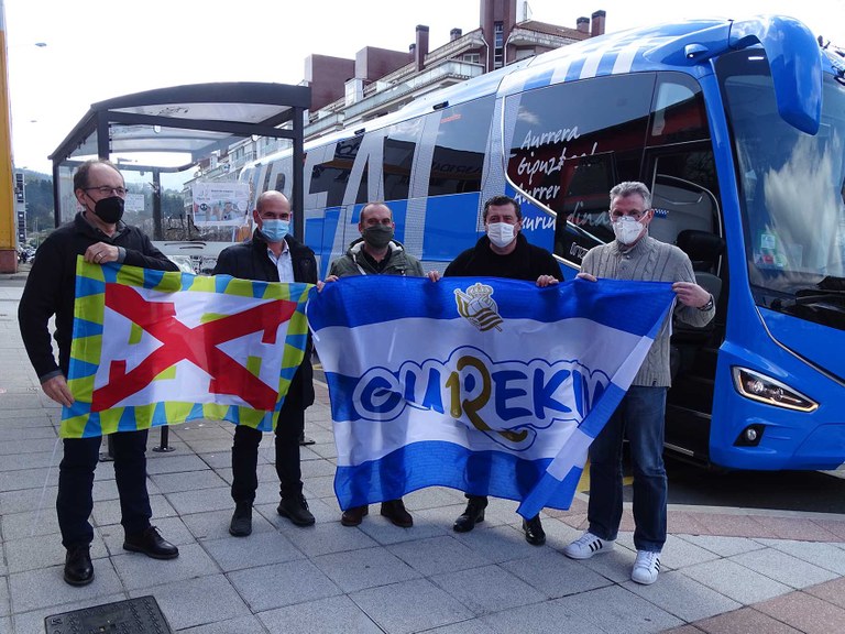 La bandera de Aretxabaleta ondeará en el estadio de La Cartuja