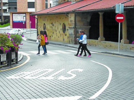 Se recupera el sentido de circulación de la calle Lausita