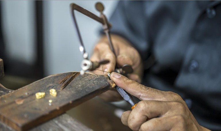 Una docena de artesanos y artesanas atxabaltarras mostrarán sus trabajos el domingo en la calle Durana