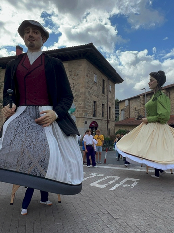 GIGANTES Y GAITEROS DE ARETXABALETA
