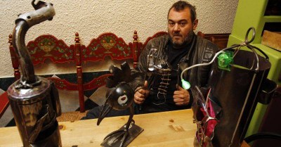 José Azul: "Criaturas que pululan – animales en hierro forjado"