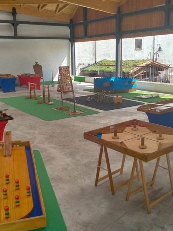 JUEGOS DE MADERA