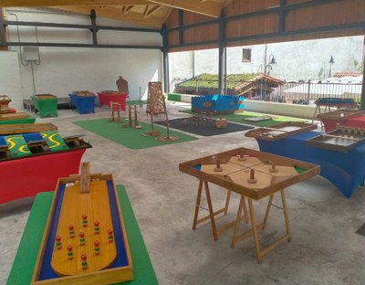 JUEGOS DE MADERA