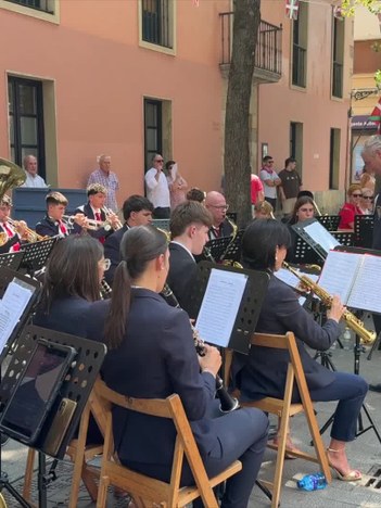MILAGROKO MUSIKA BANDAREN EMANALDIA