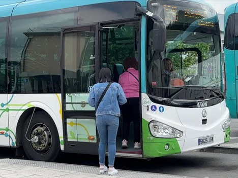 Debagoieneko herriok behar dugun autobus zerbitzua lortzeko lanean