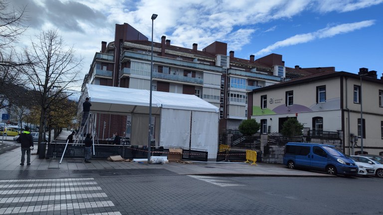 Geltoki plaza estalia (Basabeazpi)