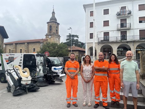 Udalak kale-garbiketarako ibilgailu berriak eta Andramaixetarako zerbitzu berezi berria aurkeztu ditu