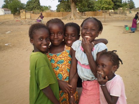 Udalak Senegalgo Mbam herrian erditze eta kontsulta gelak eraikitzen lagundu du