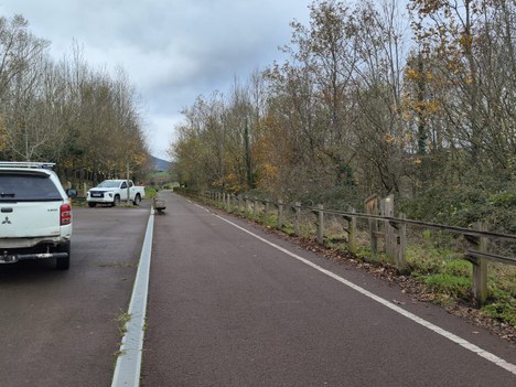Urkuluko urtegiaren ingurunea hobetzeko lanak hasi dituzte; Bide seguruak eta irisgarritasua lehenetsiz.
