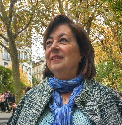 Blanca Martinez Colinos: "Urdinetik bioletara"