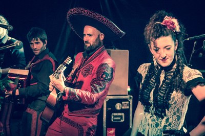 KONTZERTUAK TXOSNA GUNEAN