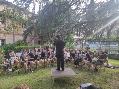 LEIZARRA MUSIKA BANDA ETA OÑATIKO BANDA GAZTEA