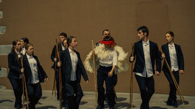"MAKIL HOTSAK" EMANALDIA HIKA TEATROA